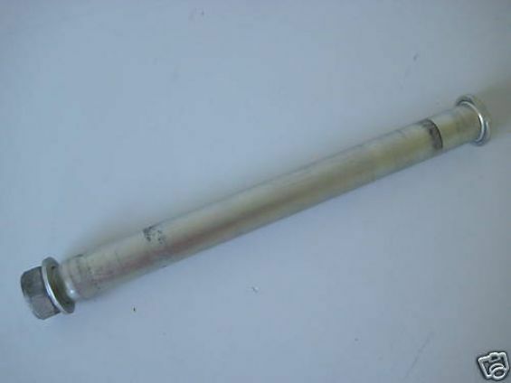 YAMAHA FZ1 FZ 1 N RN16 AXLE THROUGH AXLE RIM 06-09