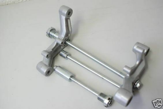 HYOSUNG GT 650 R SOPORTE EJE MOTOR 04-07