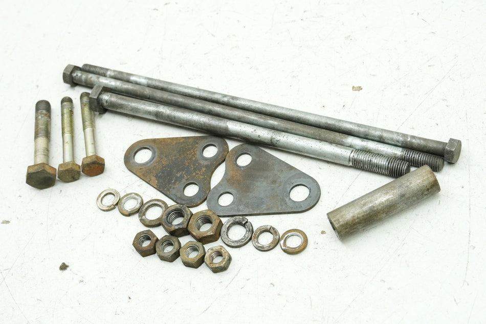 YAMAHA DS7 250 Soporte Motor Eje Tornillos Placa de retención Soporte de motor Pernos