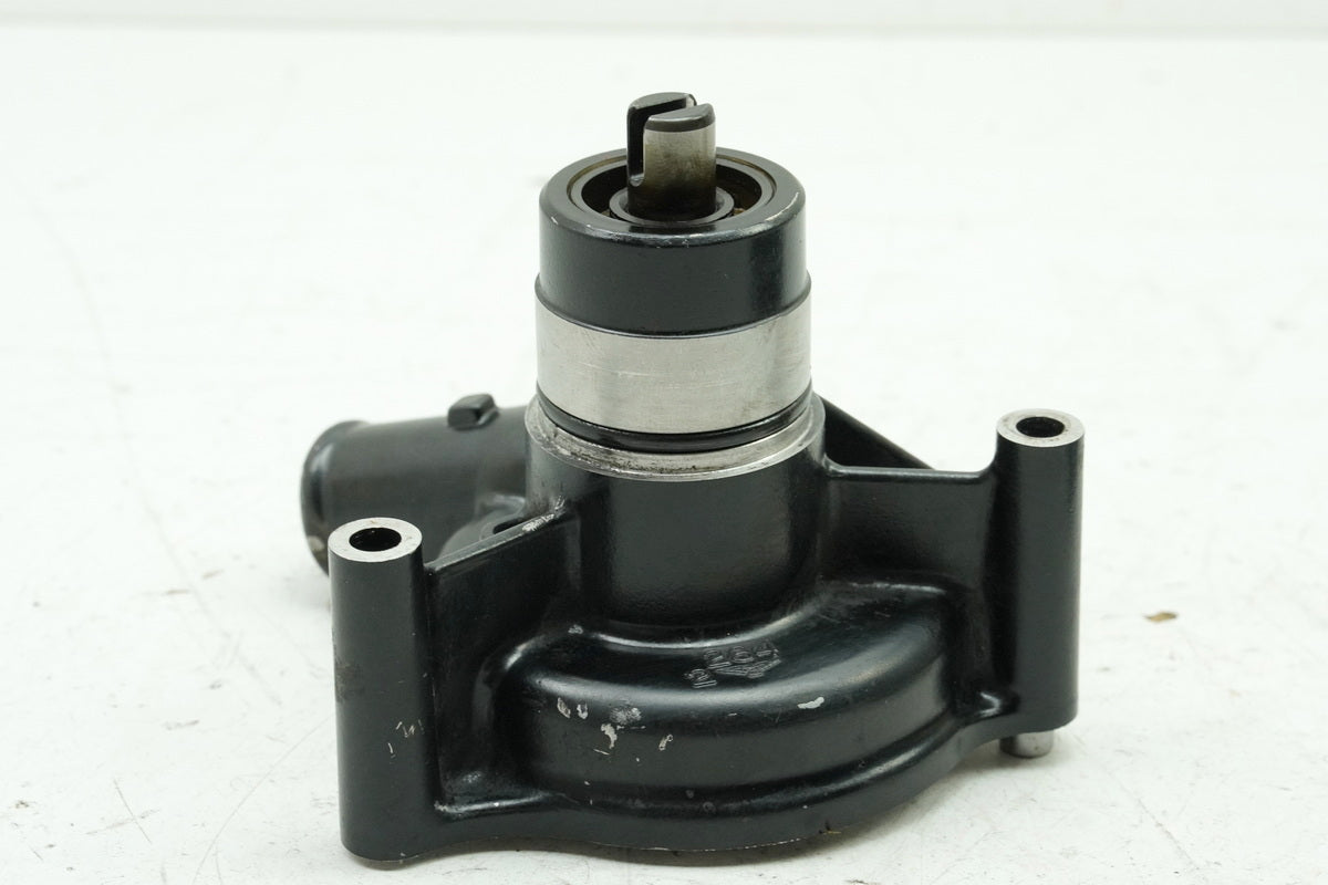 TRIUMPH SPEED TRIPLE 955 i 595 N Wasserpumpe Motordeckel Deckel T2100680