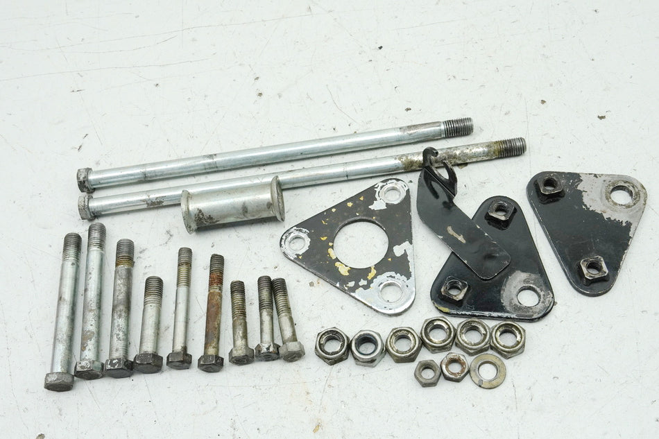 KAWASAKI Z 750 E KZ750E Halterung Motor Achse Schraube Bolzen Halter Motorhalter