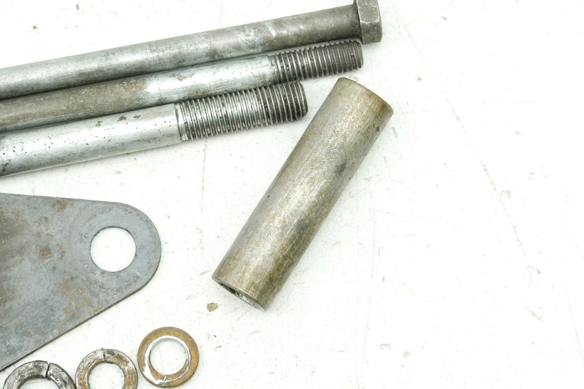 YAMAHA DS7 250 Soporte Motor Eje Tornillos Placa de retención Soporte de motor Pernos