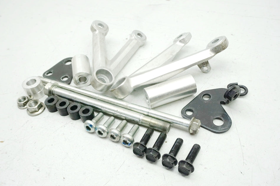 HONDA CB 650 FA RC75 Mount Engine Axle Bolt Retaining Plate Support Engine Mount