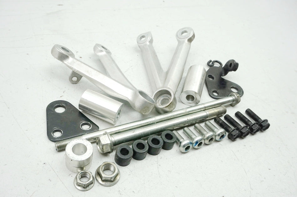 HONDA CB 650 FA RC75 Mount Engine Axle Bolt Retaining Plate Support Engine Mount