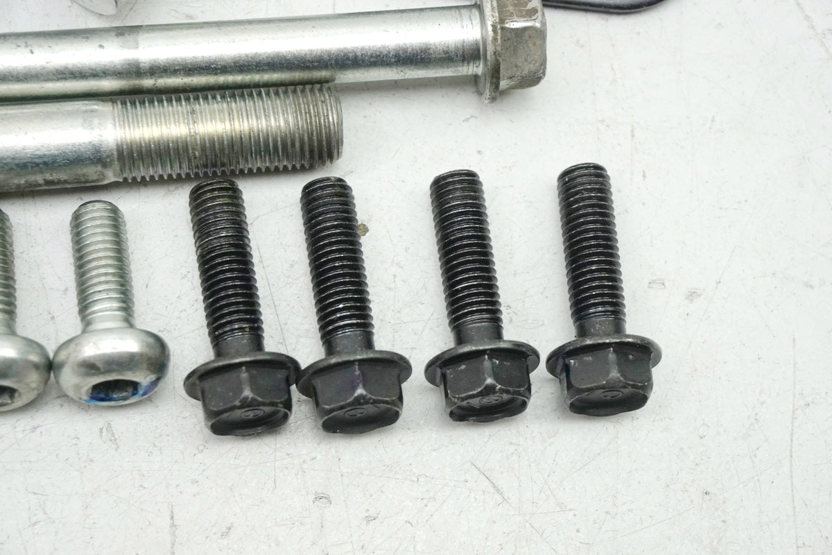 HONDA CB 650 FA RC75 Mount Engine Axle Bolt Retaining Plate Support Engine Mount