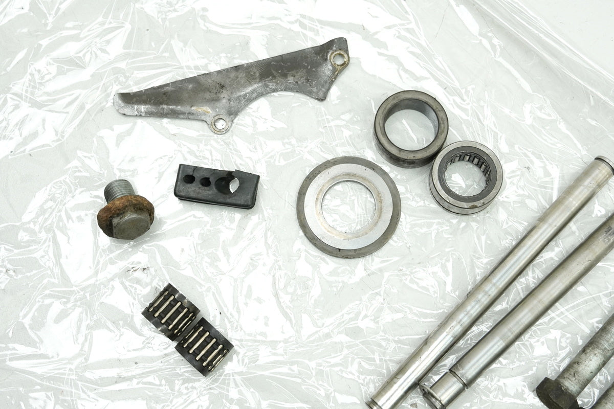 YAMAHA DS7 250 Tornillos y piezas pequeñas (para motor, tapa de motor, cárter de motor)