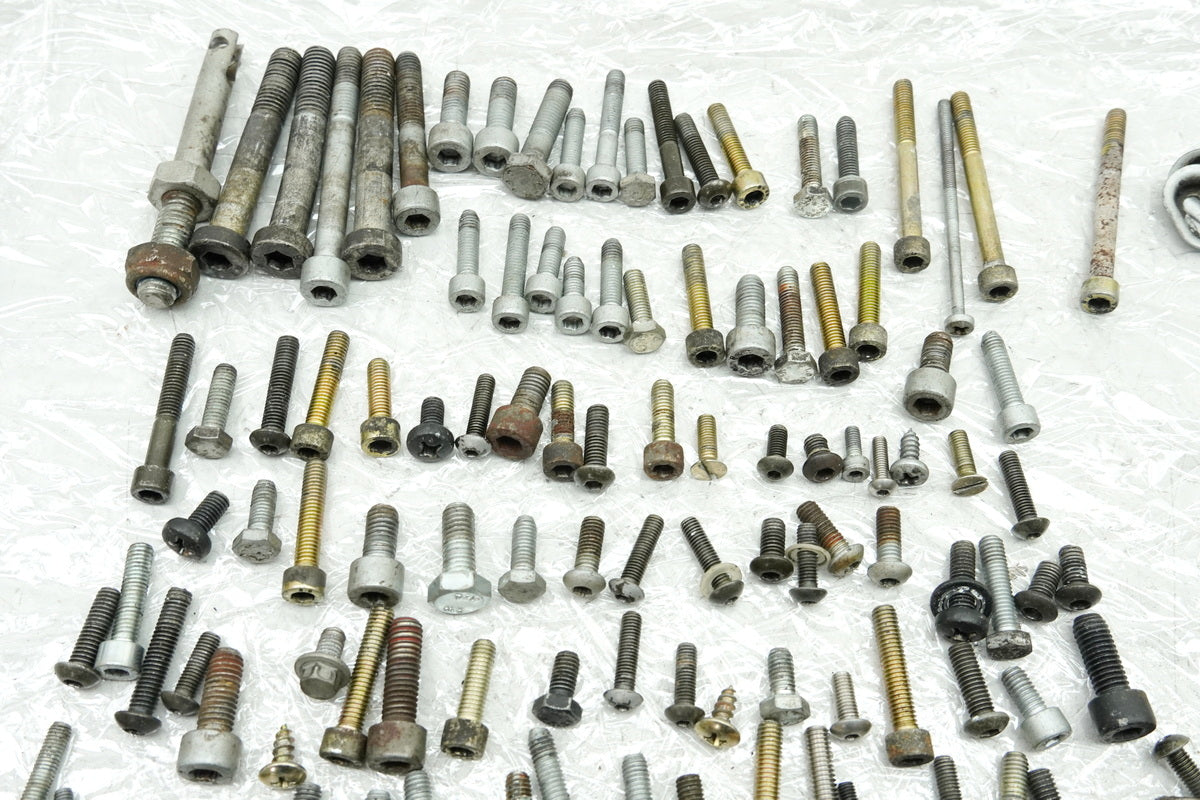 Aprilia Pegaso 650 GA (MX) Tornillos Piezas pequeñas Tuercas (para chasis carenado)