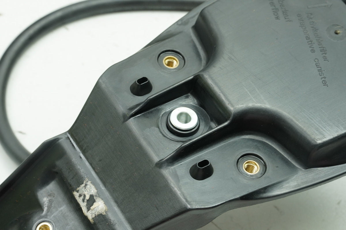 HUSQVARNA Vitpilen HQV 401 Tank Adapter Abdeckung Cover Stutzen Verkleidung