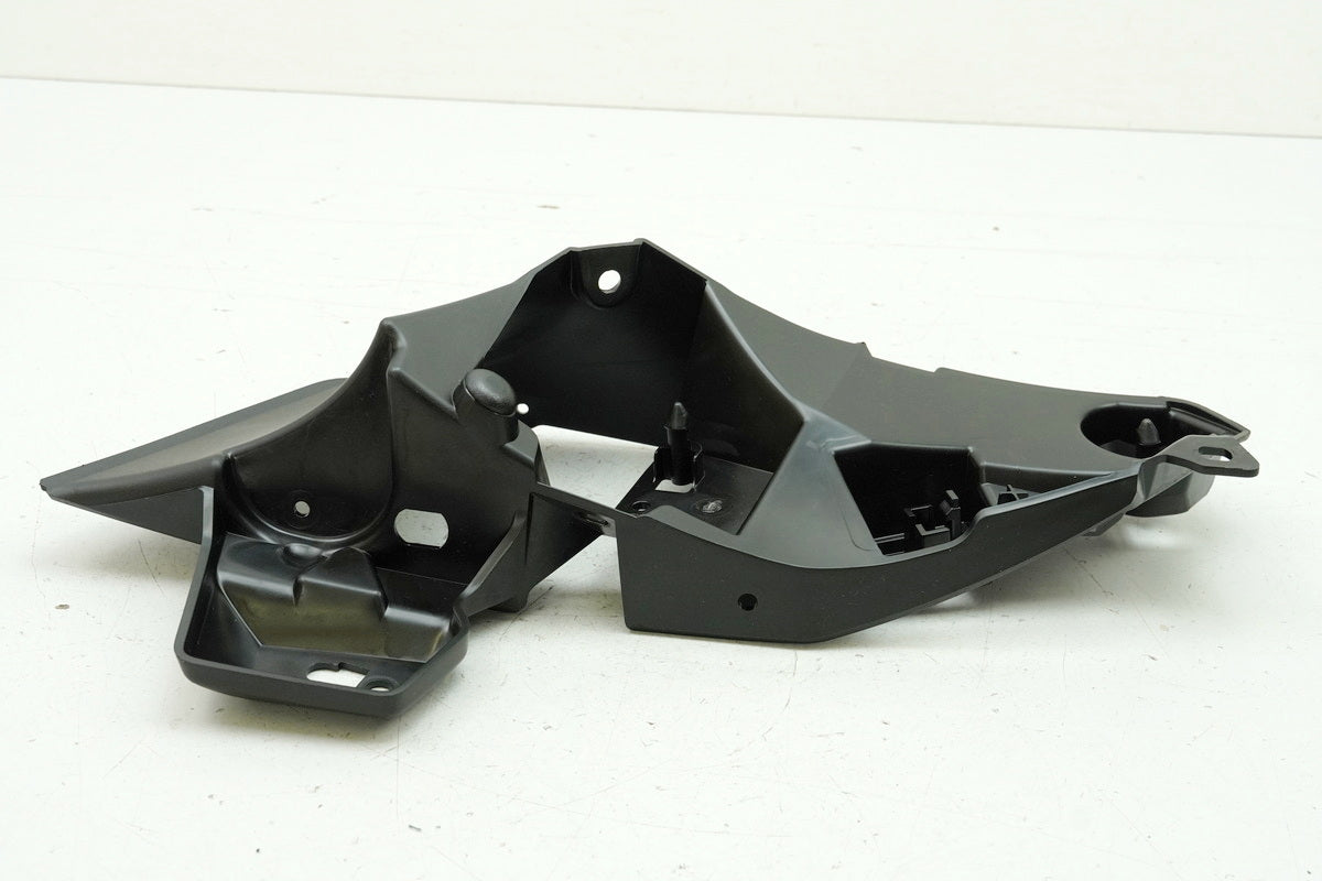 YAMAHA MT 125 A RE11 (RE29) Fairing Right Inner Ram Air Holder Cover