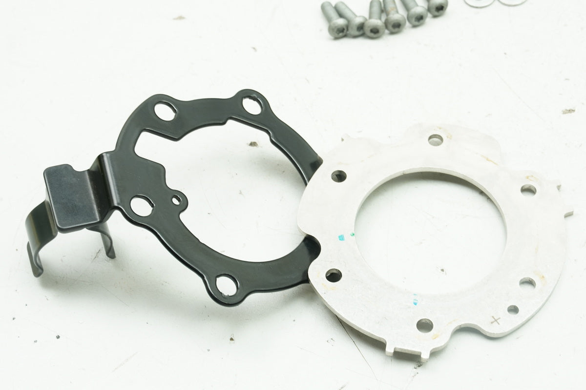 HUSQVARNA Vitpilen HQV 401 Soporte bomba gasolina Anillo Tornillos Placa SÓLO 6897 km