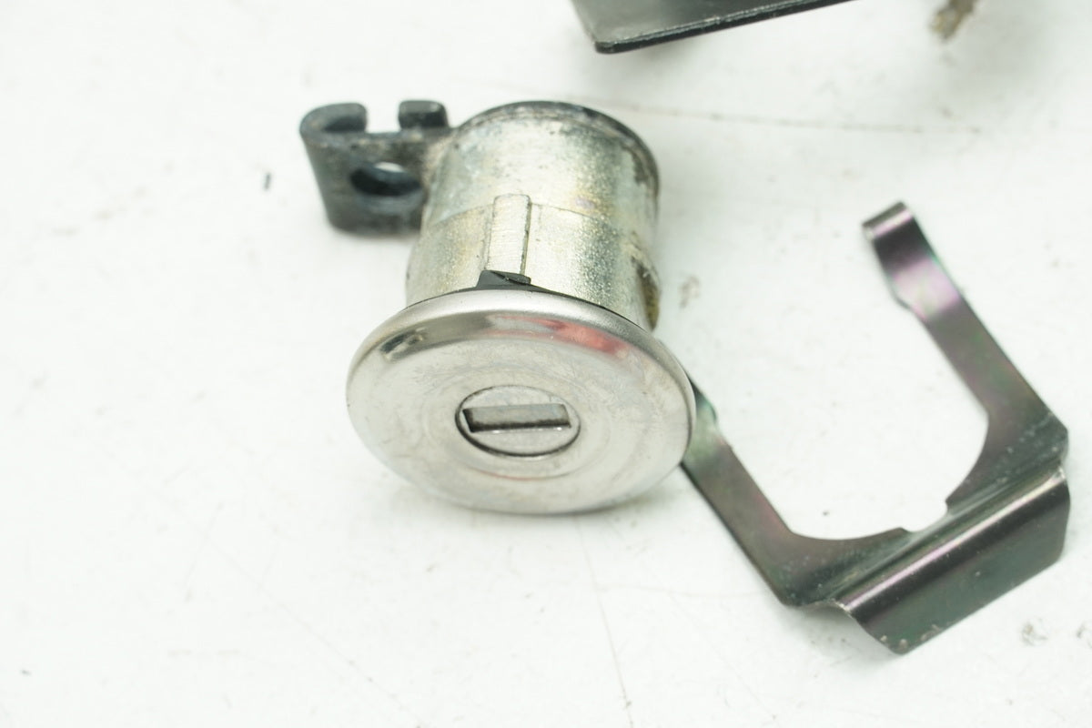 HUSQVARNA Vitpilen HQV 401 Lock Set Ignition Lock Fuel Cap 2 Keys 6897 km