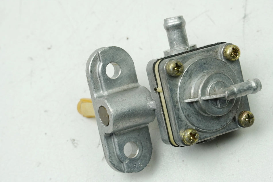 SUZUKI GSX 750 AE INAZUMA Grifo de gasolina Mikuni Grifo de combustible (para depósito)