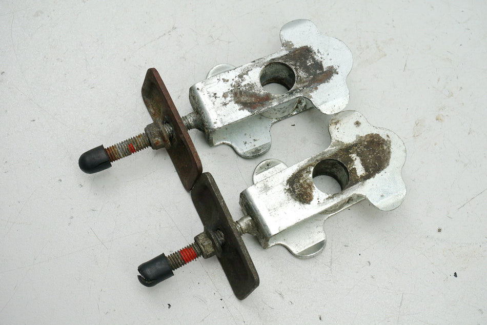 SUZUKI GS 500 E GM51B Chain tensioner left right (for swingarm rim rear wheel)