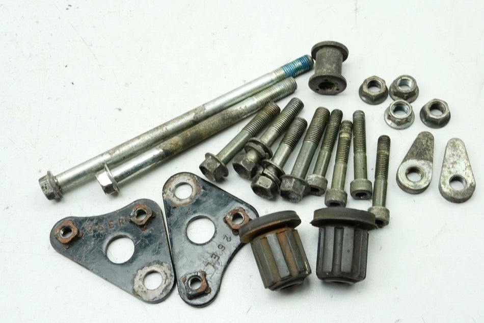 SUZUKI GSX 750 AE INAZUMA Bracket Engine Screws Axle Bolts Engine Mount