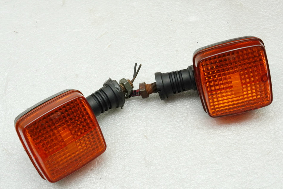 YAMAHA DT 125 R 4BL Intermitente trasero derecho e izquierdo Par cristal intermitente original Turn Signal
