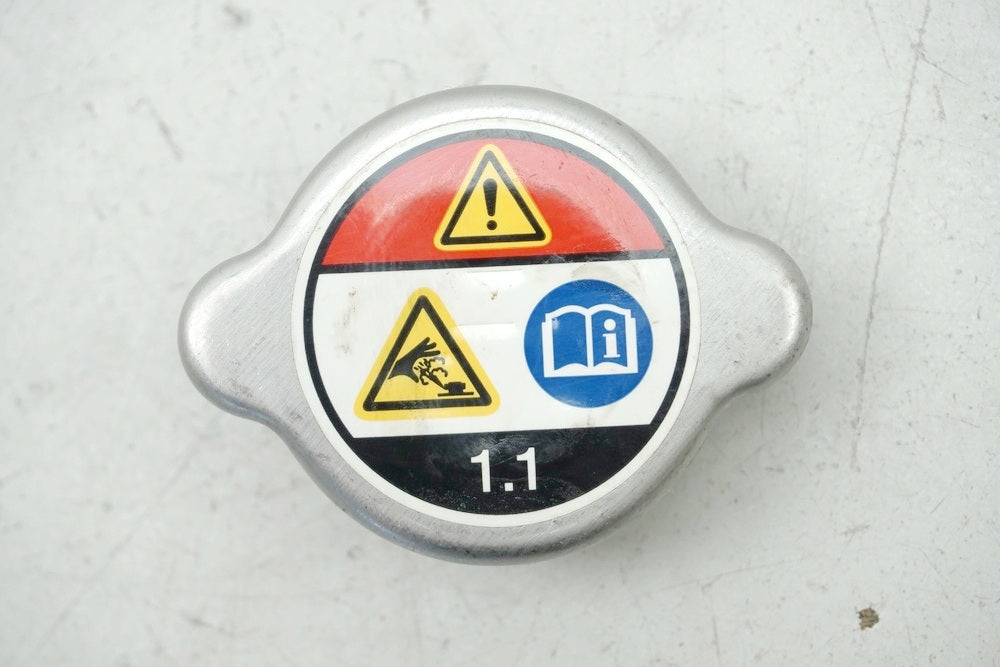 HONDA CB 650 FA RC75 Kühlerdeckel Verschluß Kühler Deckel Cover