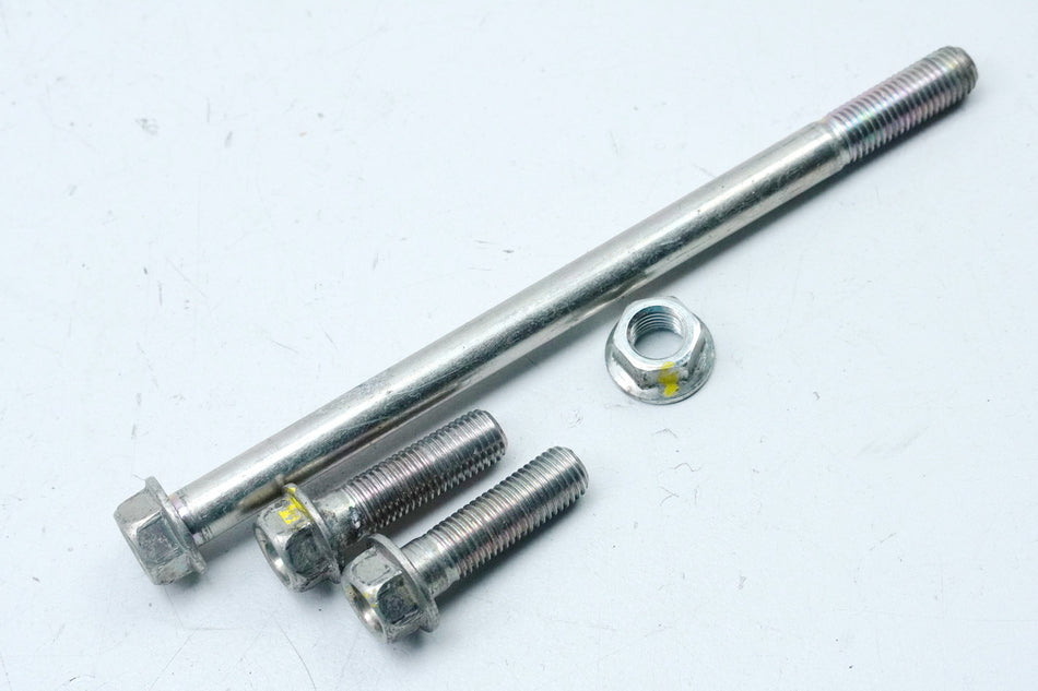 HONDA CBF 1000 FA SC64 Tornillos Subchasis