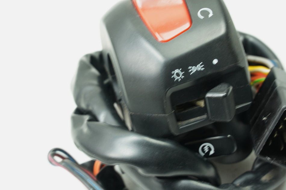 SUZUKI GSX 750 AE INAZUMA Interruptor de manillar derecho Interruptor de parada de emergencia Interruptor de corte del motor