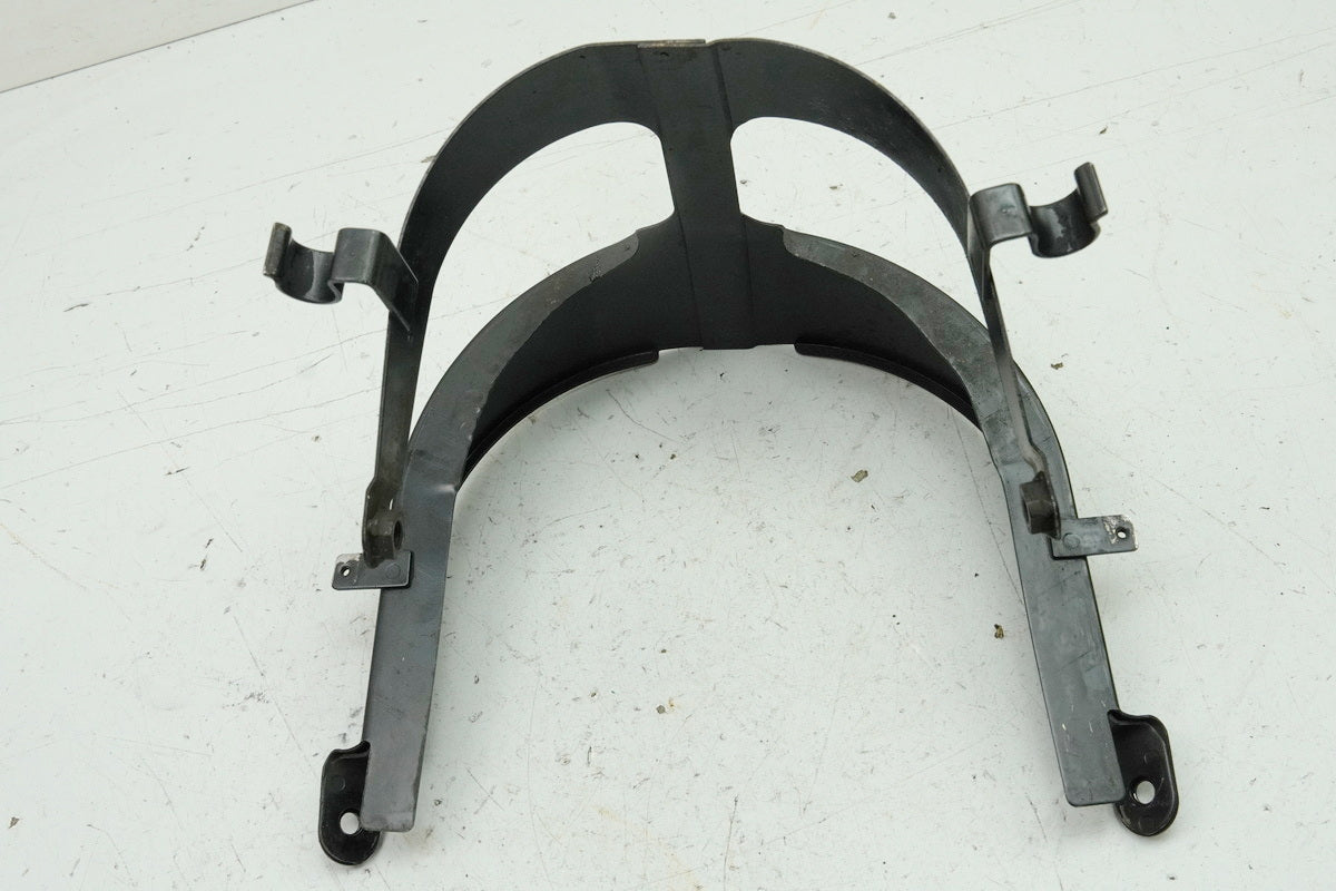 SUZUKI GSX-R 1100 GV73C Halterung Kotflügel vorn Fender Scutzblech Halteblech
