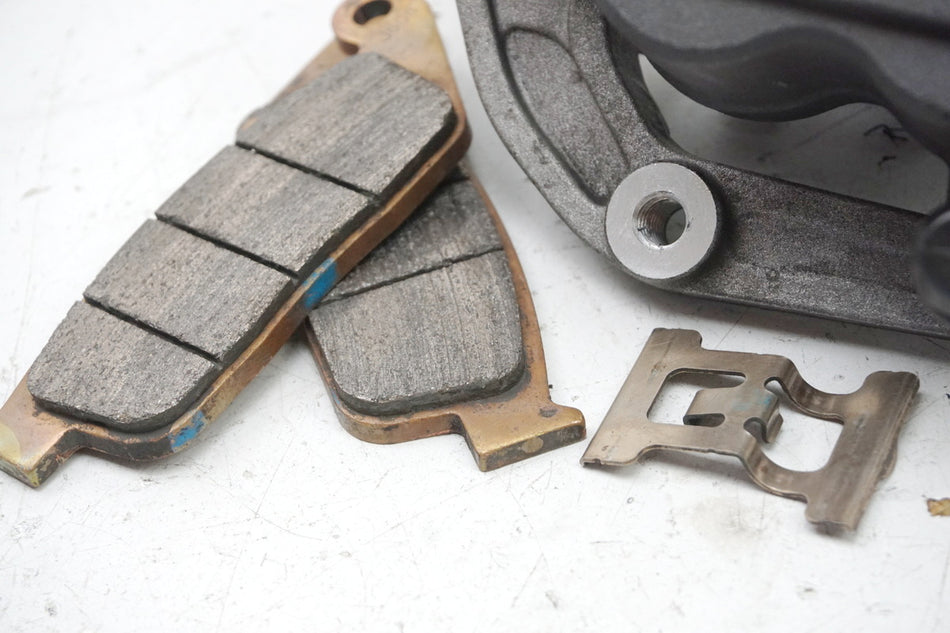 HONDA CB 650 FA RC75 Brake Caliper Left Brake Pads