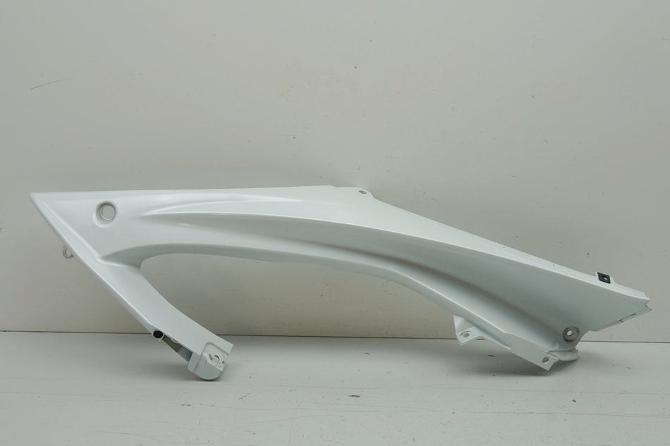 YAMAHA YZF R6 RJ15 fairing upper right side panel cover 13S-2117W-00-P1