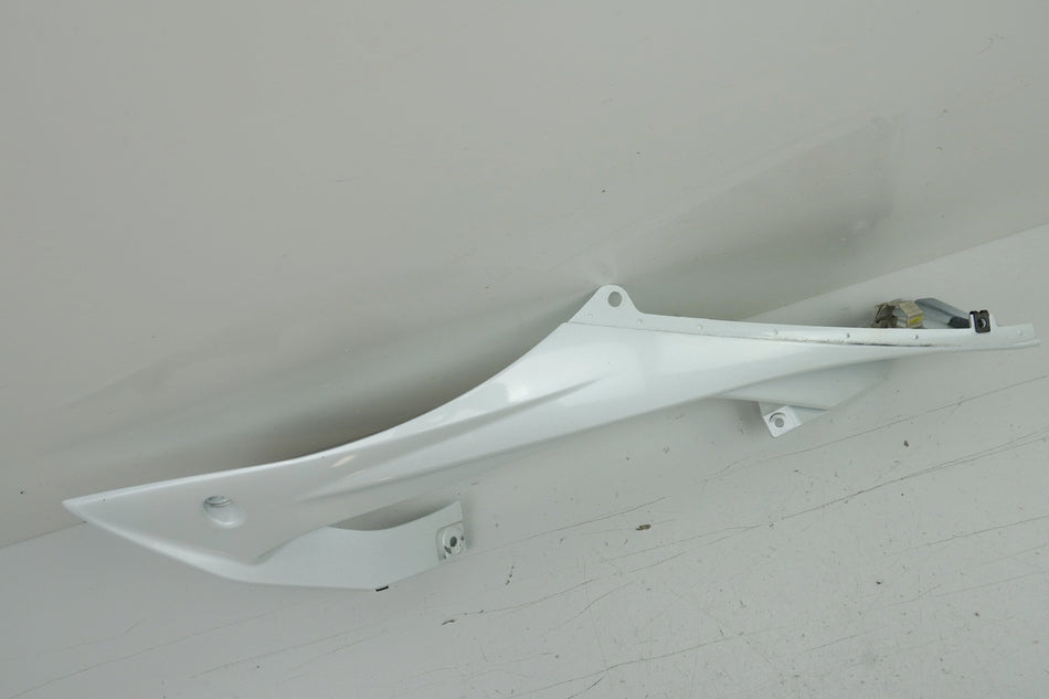 YAMAHA YZF R6 RJ15 fairing upper right side panel cover 13S-2117W-00-P1