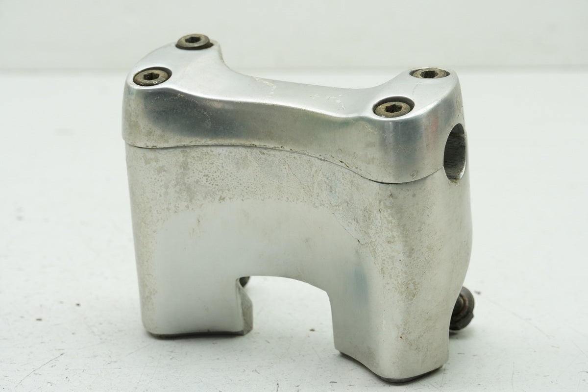 YAMAHA VMX-12 VMAX 1200 2WE Handlebar Clamp Holder Riser