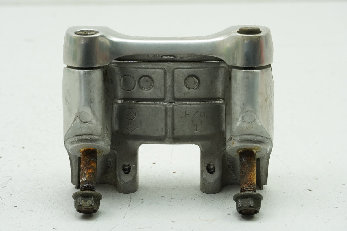 YAMAHA VMX-12 VMAX 1200 2WE Handlebar Clamp Holder Riser