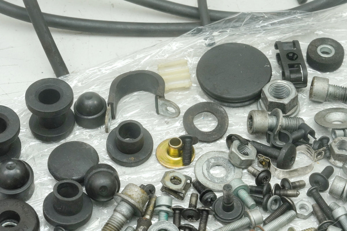 BMW K 1200 LT A K2LT Schrauben & Kleinteile Halter (für Fahrwerk Rahmen)
