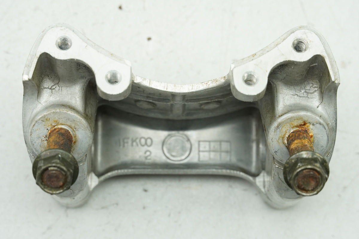 YAMAHA VMX-12 VMAX 1200 2WE Handlebar Clamp Holder Riser