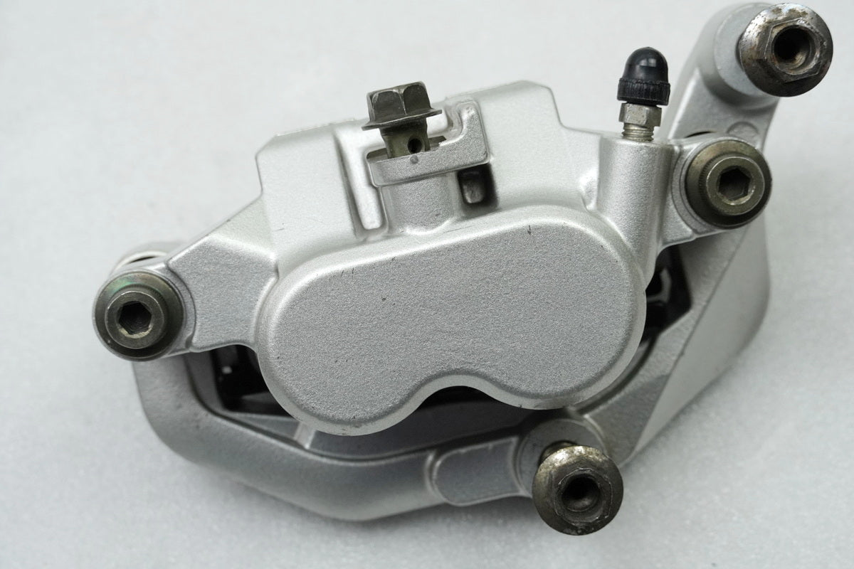 YAMAHA XVZ 1300 VP09 ROYAL STAR XVS Brake Caliper Right Front Brake Caliper Piston