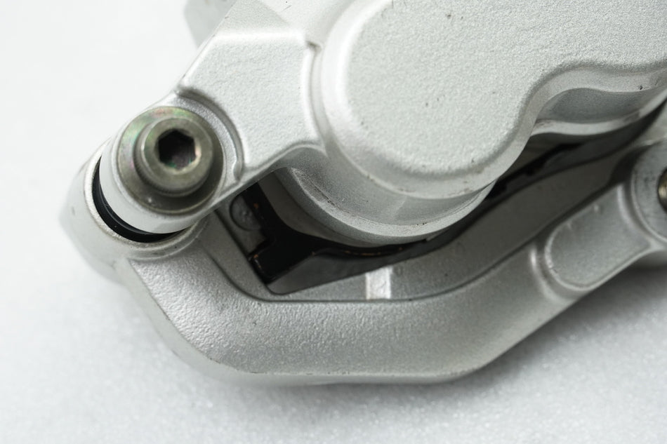 YAMAHA XVZ 1300 VP09 ROYAL STAR XVS Bremssattel rechts vorn Bremszange Kolben
