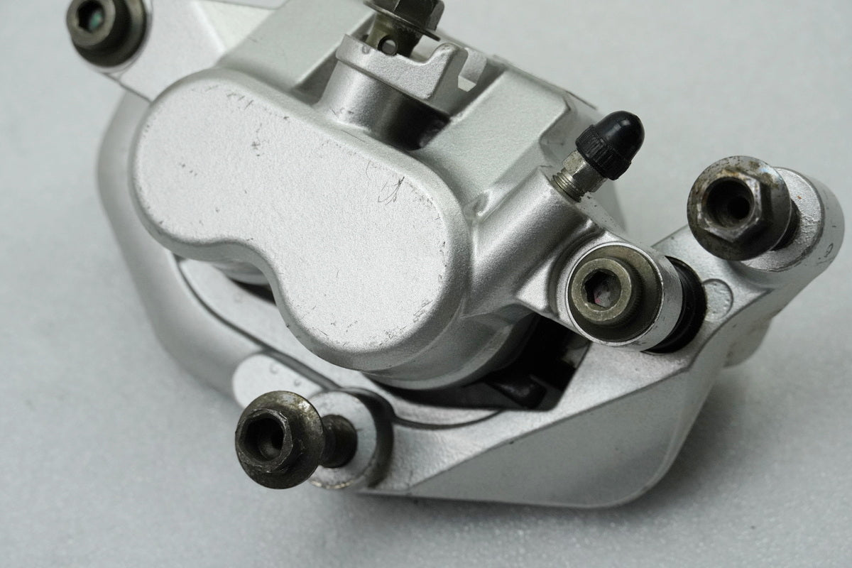 YAMAHA XVZ 1300 VP09 ROYAL STAR XVS Brake Caliper Right Front Brake Caliper Piston