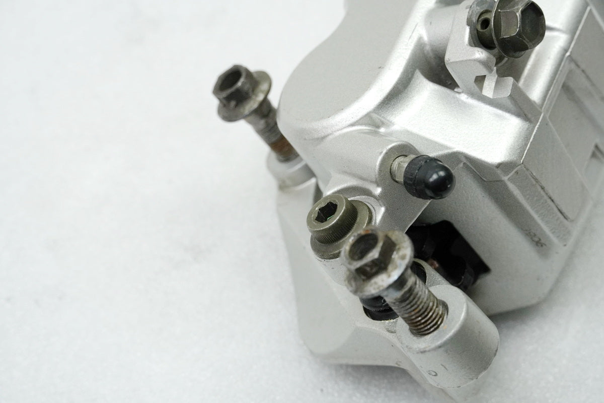 YAMAHA XVZ 1300 VP09 ROYAL STAR XVS Brake Caliper Right Front Brake Caliper Piston