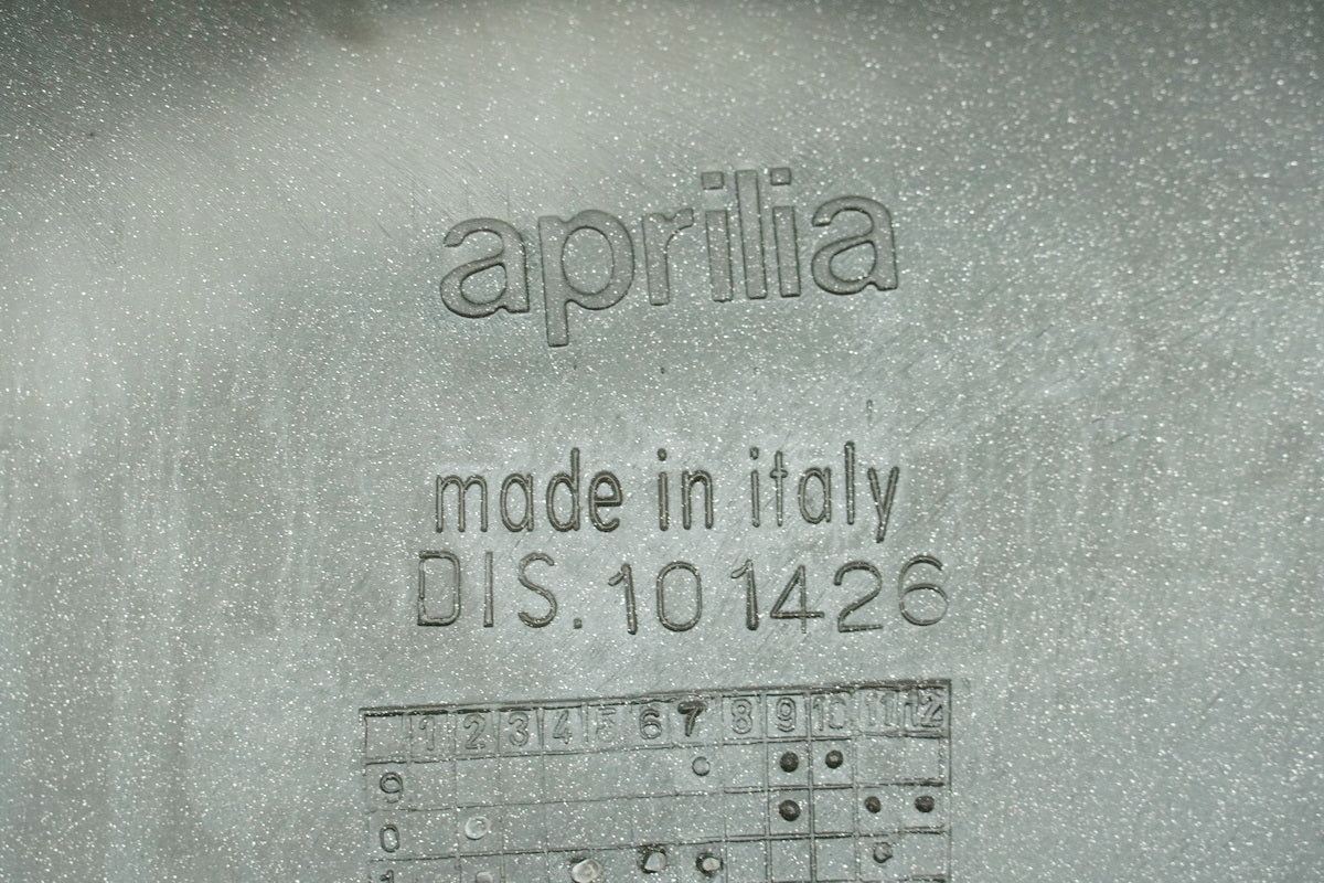 APRILIA SR 50 ZD4TEA Verkleidung Fußraum vorn Beinschild Abdeckung Cover Blende