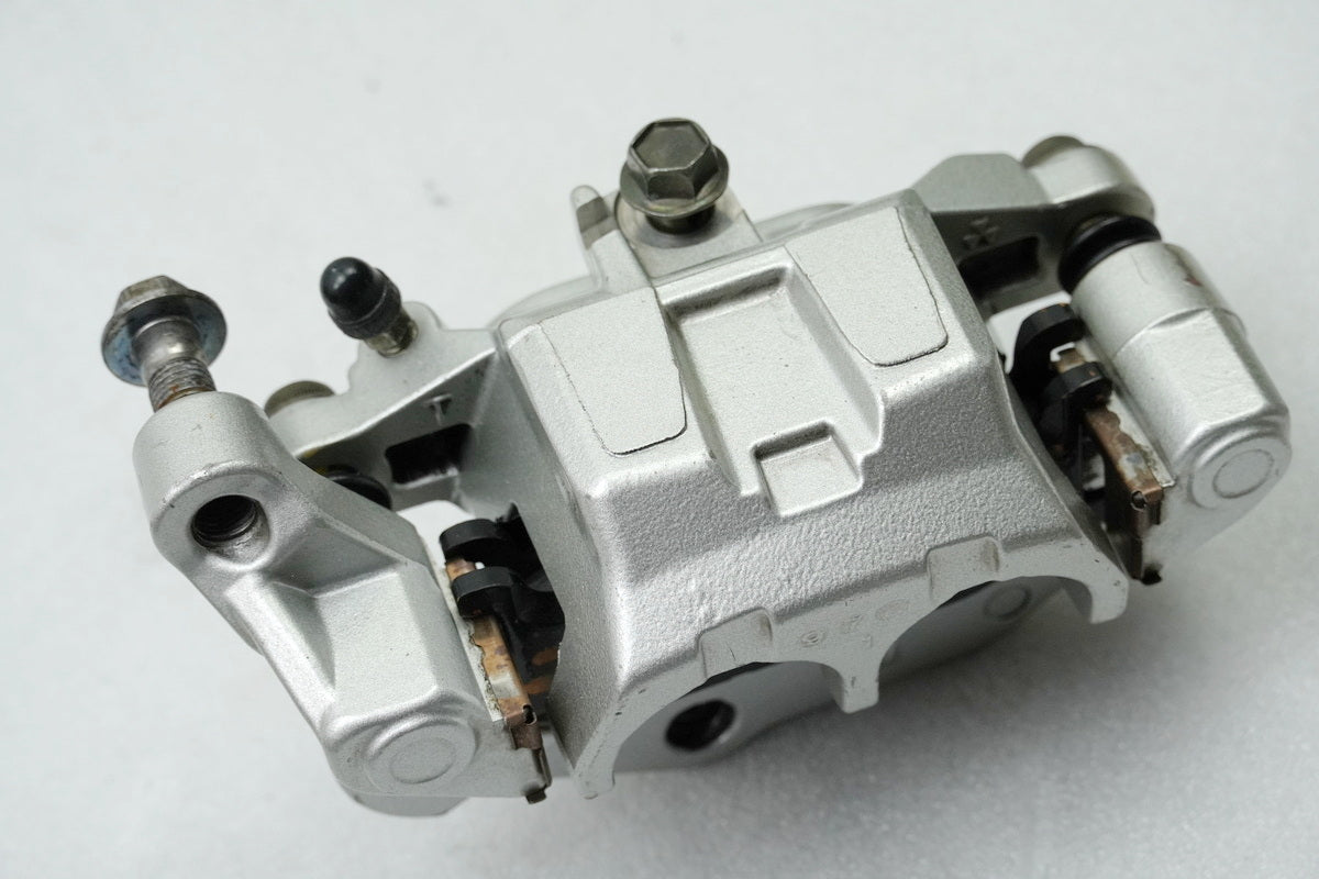 YAMAHA XVZ 1300 VP09 ROYAL STAR XVS Brake Caliper Right Front Brake Caliper Piston