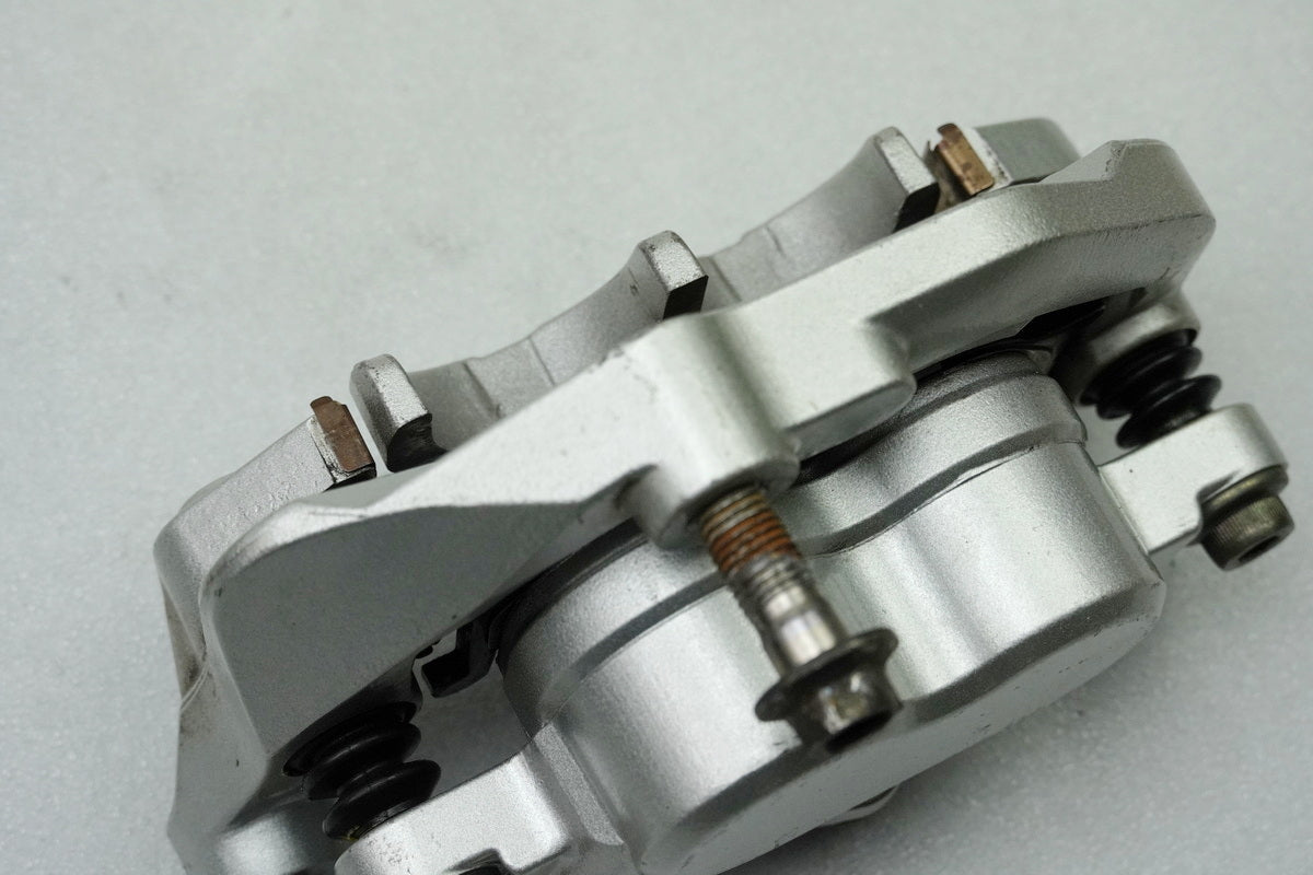 YAMAHA XVZ 1300 VP09 ROYAL STAR XVS Brake Caliper Right Front Brake Caliper Piston