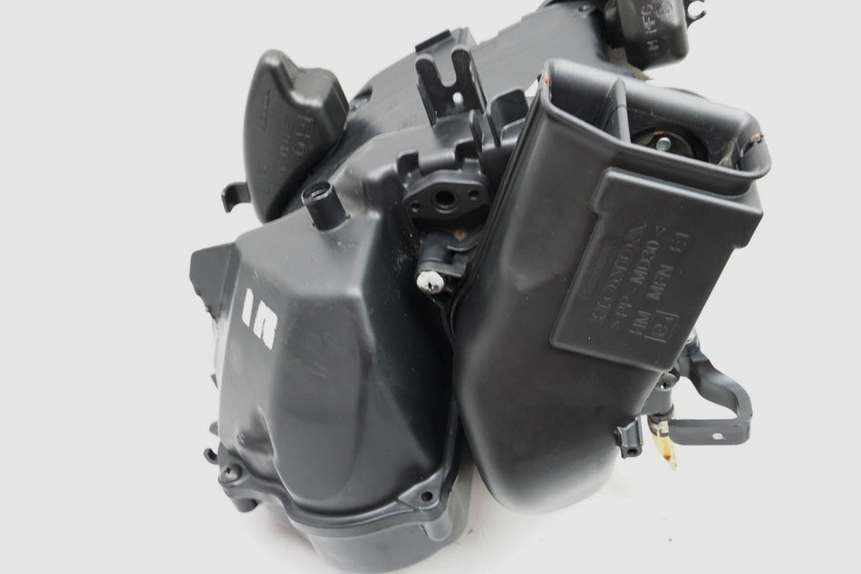 HONDA CBF 1000 FA SC64 Caja de filtro de aire, tobera de admisión