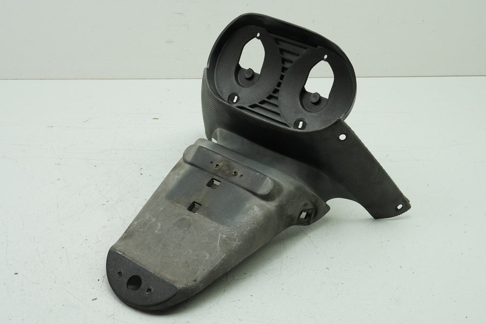 APRILIA SR 50 ZD4TEA Soporte de matrícula Guardabarros trasero Paso de rueda Protección contra salpicaduras