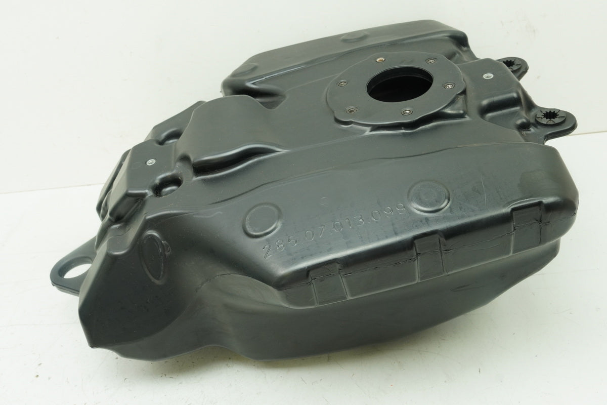 HUSQVARNA Vitpilen HQV 401 Fuel Tank ONLY 6897km