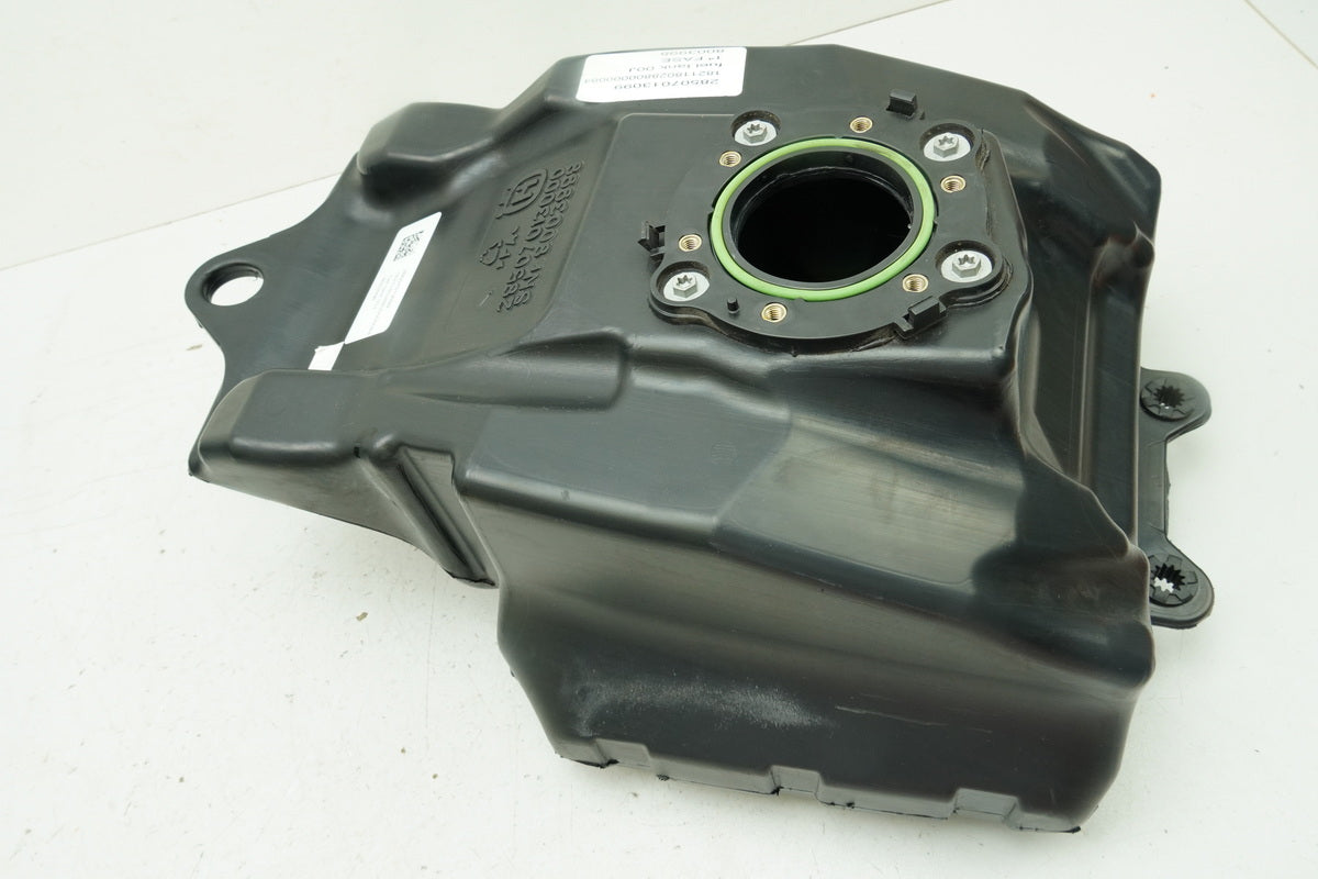 HUSQVARNA Vitpilen HQV 401 Fuel Tank ONLY 6897km