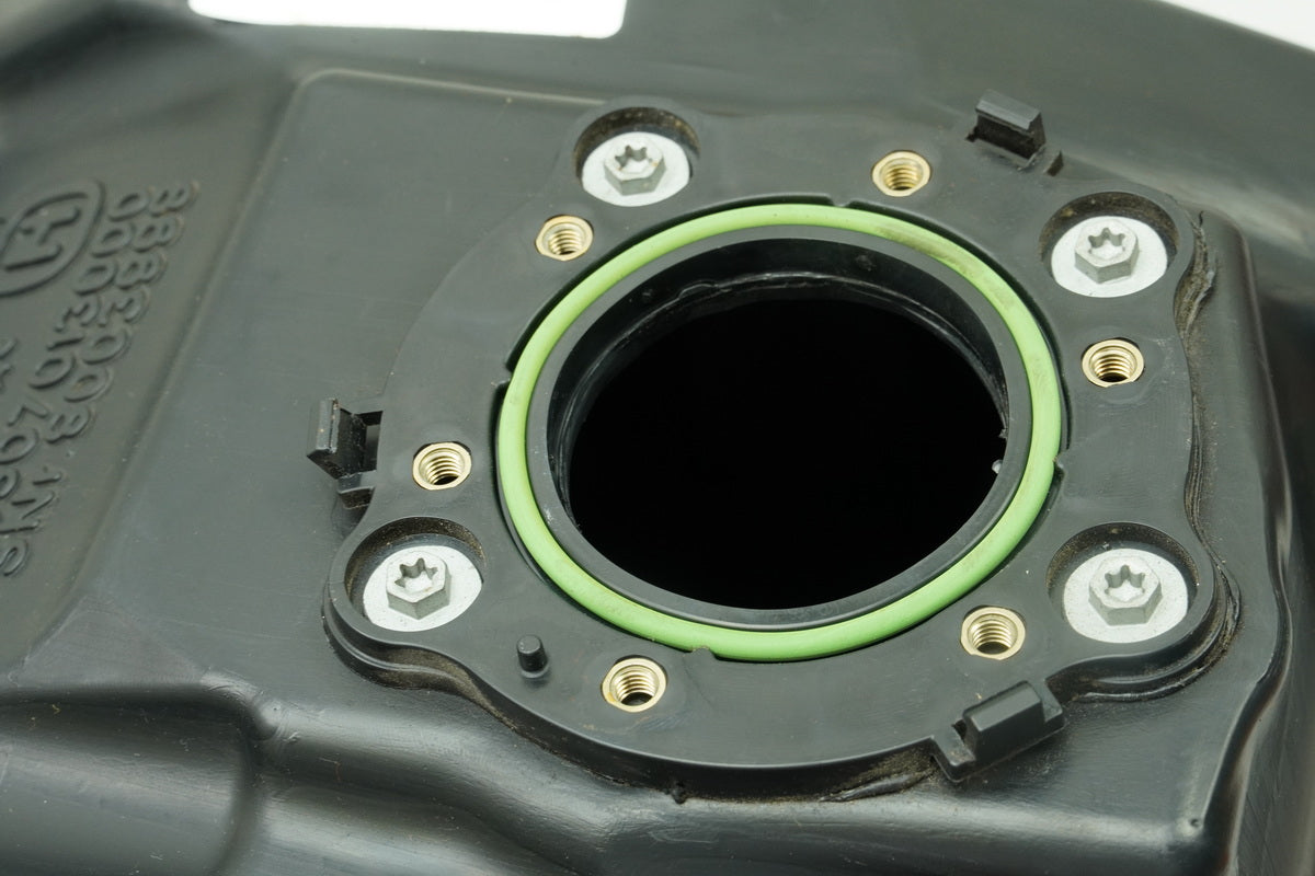 HUSQVARNA Vitpilen HQV 401 Fuel Tank ONLY 6897km