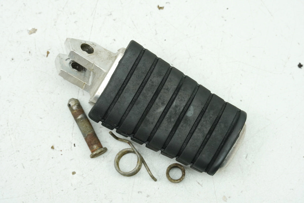 YAMAHA VMX-12 VMAX 1200 2WE Footrest Rider Right Original