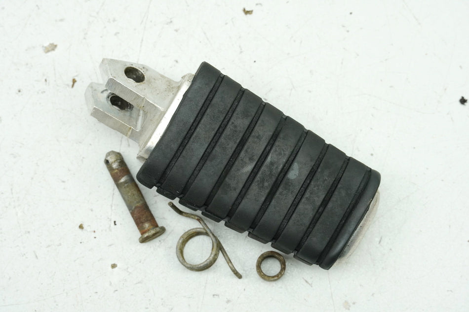 YAMAHA VMX-12 VMAX 1200 2WE Footrest Rider Right Original