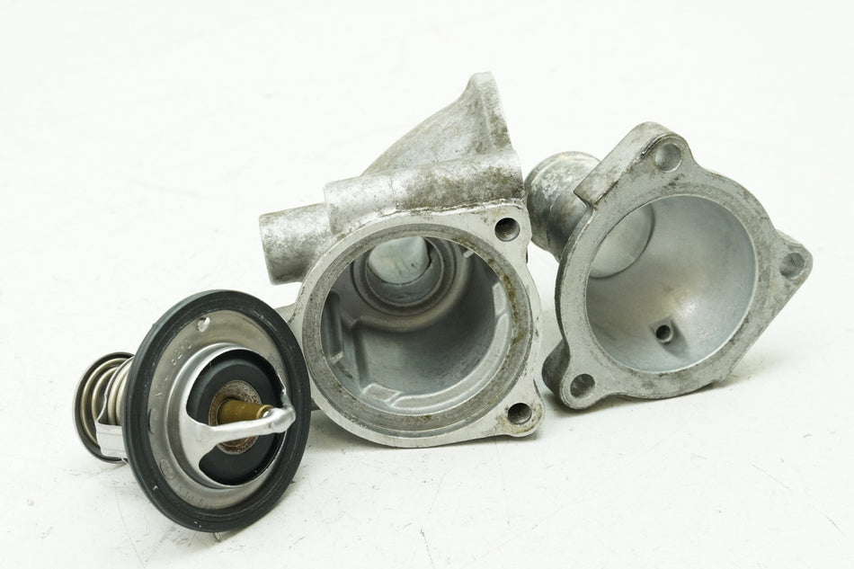 HONDA CBR 1100 XX SC35 Termostato Carcasa del termostato 19300-MAT-761