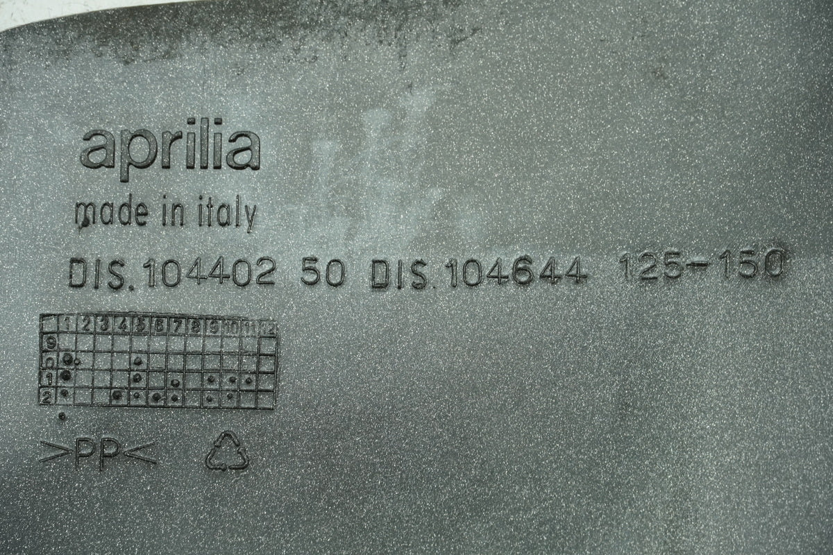 APRILIA SR 50 ZD4TEA Heckunterverkleidung Abdeckung Heck unten Sitz Kotflügel