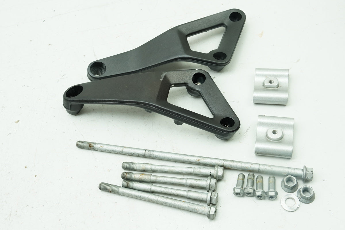 HUSQVARNA Vitpilen HQV 401 Halterung Motor Achse Bolzen Schrauben Motorhalter