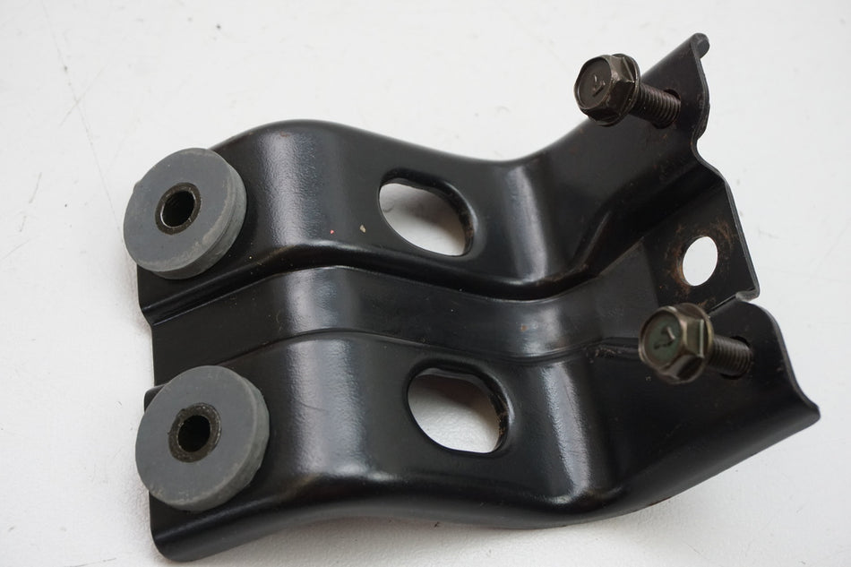 KAWASAKI ZX-9R ZX900B Halterung vorn für Tank Benzintank Tankhalter