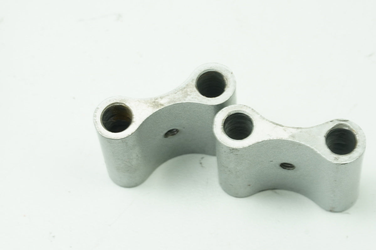 HUSQVARNA Vitpilen HQV 401 Halterung Motor Achse Bolzen Schrauben Motorhalter