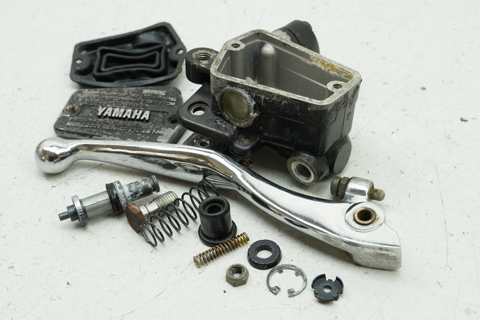 YAMAHA VMX-12 VMAX 1200 2WE Bremszylinder vorn Hauptbremszylinder Bremspumpe